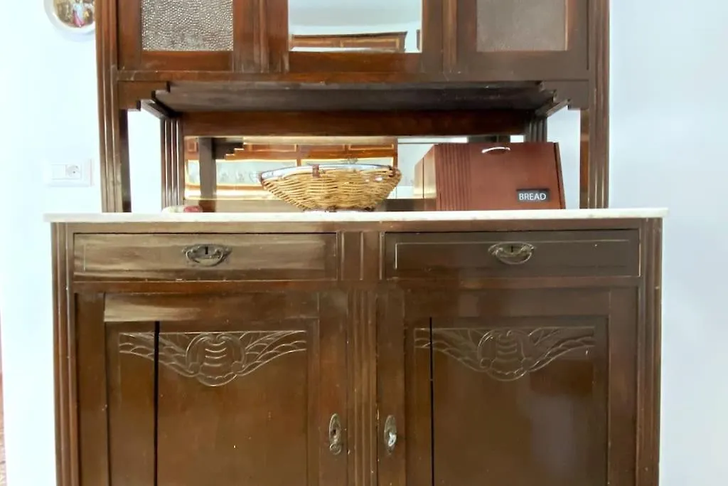 Semesterbostad Bee Home - Holiday Cottage Agia Efimia Grekland